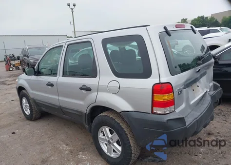 2005 Ford Escape Xls z USA, uszkodzony, nr VIN 1FMYU02Z15KB85699